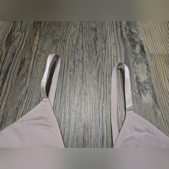 Danskin, Size L, Women's, Seamless Ribbed Bralette in Light Pink, Good Shape. - Picture 5 of 9